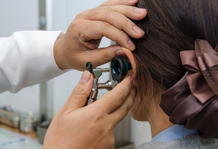 Различные виды лечения заболеваний среднего уха и слуховой трубы